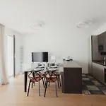 Gohost - Terrace Apartment Walking Distance From Central Station